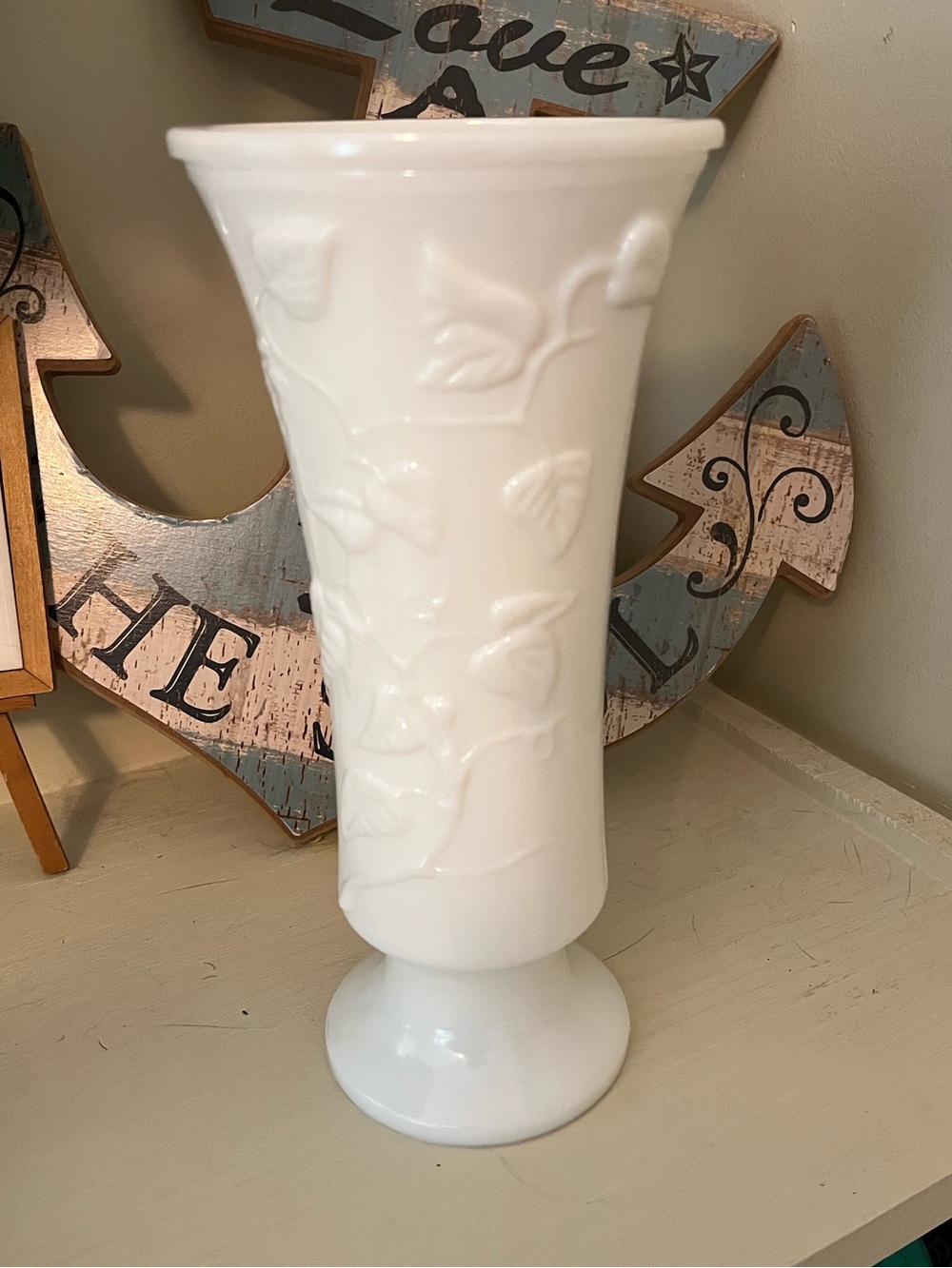Classic White Embossed Milk Glass Vase Ivy Leaf Pattern - Picture 15 of 15